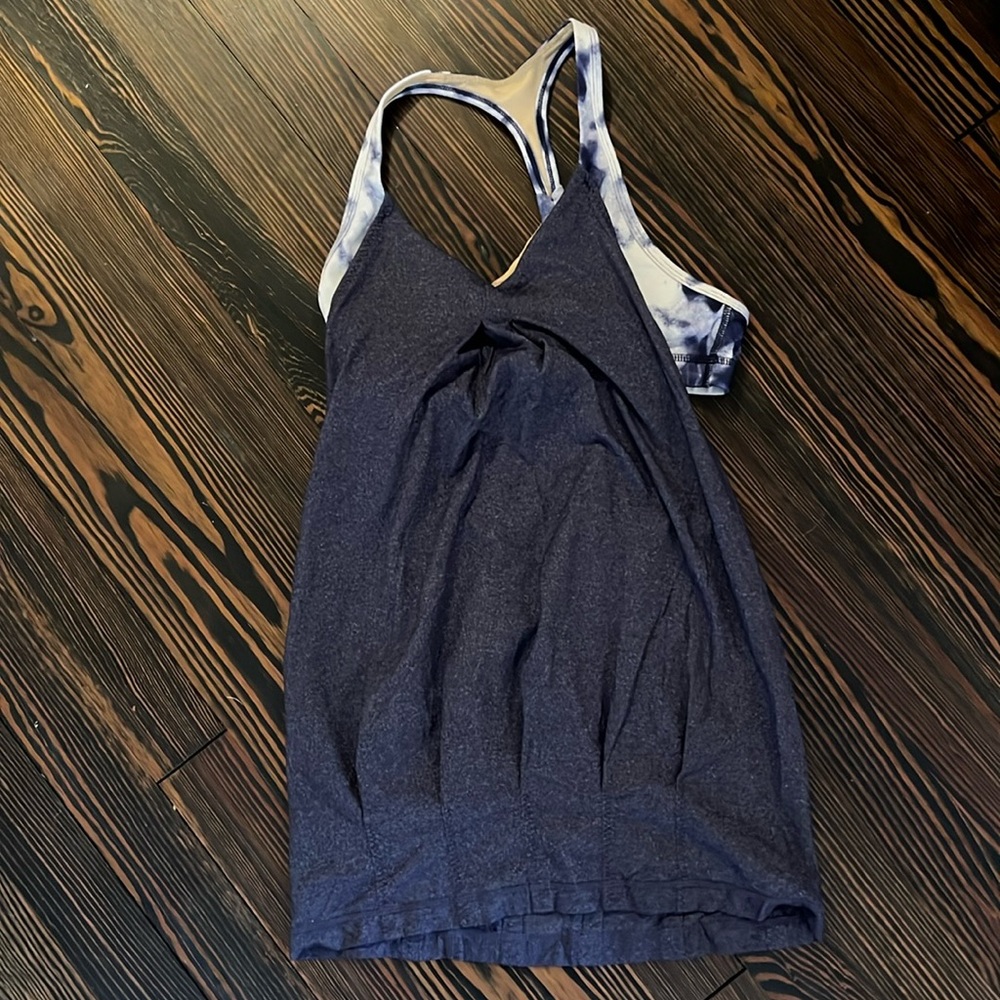 Women’s - LuluLemon - Tiedye workout top. either size 6 or 4 (no tag on it)